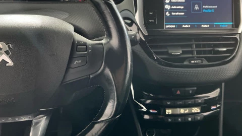 Peugeot 2008 Allure BlueHDi 100 S&S