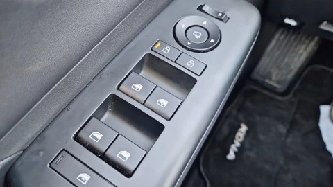 Hyundai Kona EV 150kW 65kWh Black Line Tecno 2C