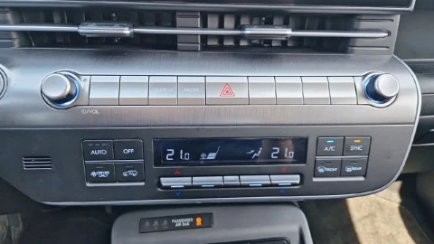 Hyundai Kona EV 150kW 65kWh Black Line Tecno 2C
