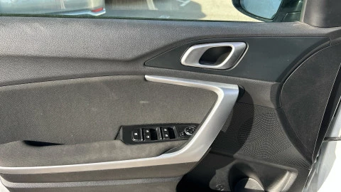 Kia Ceed 1.6 MHEV iMT 100kW (136CV) Drive