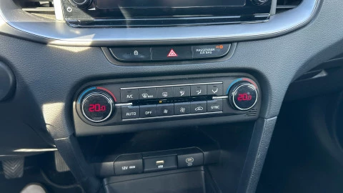 Kia Ceed 1.6 MHEV iMT 100kW (136CV) Drive