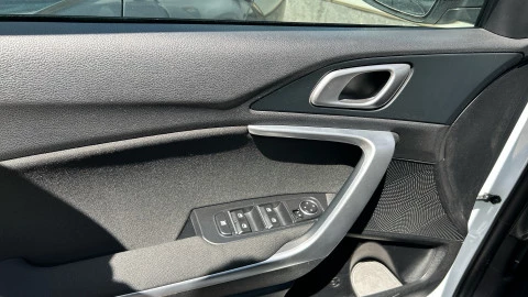 Kia Ceed 1.6 MHEV iMT 100kW (136CV) Drive