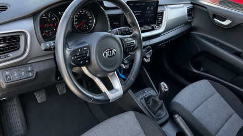 Kia Stonic 1.0 T-GDi 88kW (120CV) MHEV iMT Concept