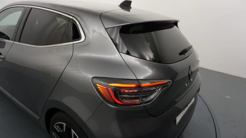 Renault Clio Techno full hybrid E-Tech 145 (103Kw)