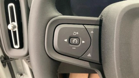 Volvo XC40 2.0 B3 G Essential Auto