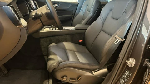 Volvo XC60 2.0 T6 AWD Recharge Plus Dark Auto