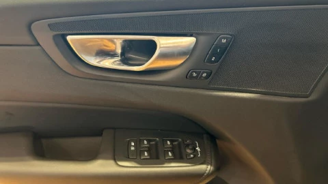 Volvo XC60 2.0 T6 AWD Recharge Plus Dark Auto