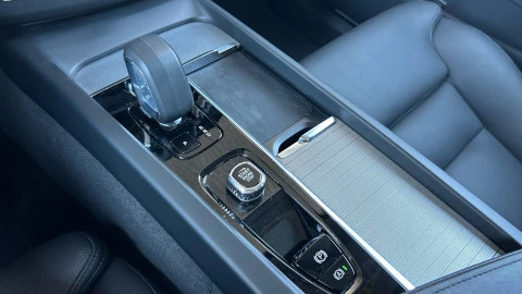 Volvo XC60 2.0 T6 AWD Recharge Ultra Dark Auto