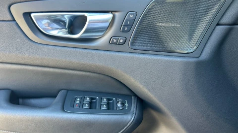 Volvo XC60 2.0 T6 AWD Recharge Ultra Dark Auto