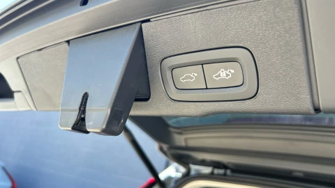 Volvo XC60 2.0 T6 AWD Recharge Ultra Dark Auto