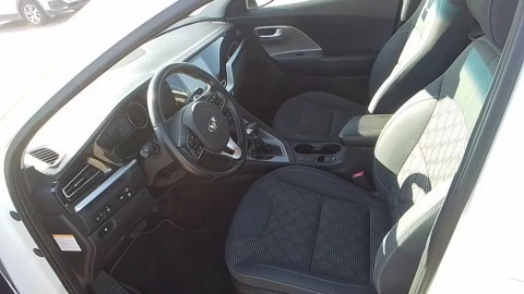 Kia Niro 1.6 GDi HEV 104kW (141CV) Concept