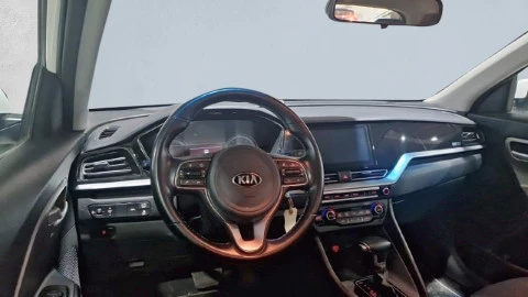 Kia Niro 1.6 GDi HEV 104kW (141CV) Concept