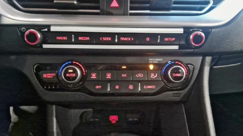 Kia Niro 1.6 GDi HEV 104kW (141CV) Concept