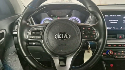Kia Niro 1.6 GDi HEV 104kW (141CV) Concept