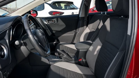 Toyota Auris 1.8 140H Hybrid Advance