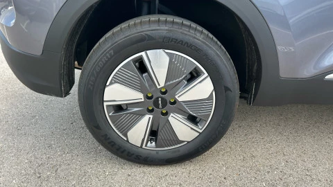 EBRO S400 1.5 DHE HEV Excellence CVT