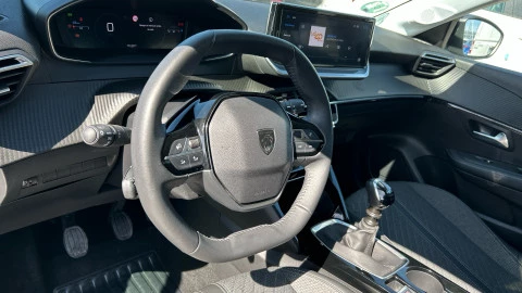 Peugeot 208 Allure Gasolina 100 S&S 6 Vel. MAN