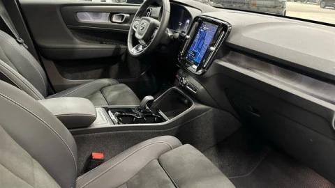 Volvo C40 Electrico Recharge Core Auto 170 kW (231 CV)