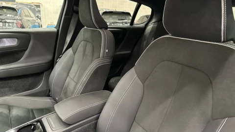 Volvo C40 Electrico Recharge Core Auto 170 kW (231 CV)