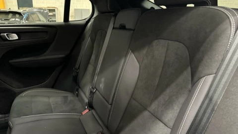 Volvo C40 Electrico Recharge Core Auto 170 kW (231 CV)