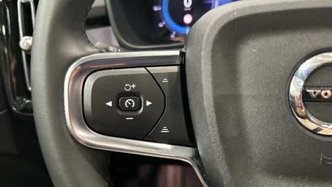 Volvo C40 Electrico Recharge Core Auto 170 kW (231 CV)