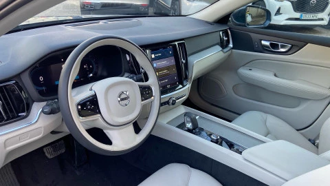 Volvo V60 Cross Country 2.0 B4 (D) AWD Cross Country Core Auto