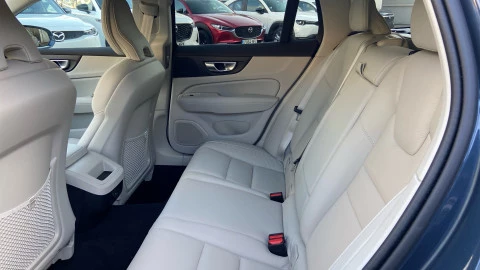 Volvo V60 Cross Country 2.0 B4 (D) AWD Cross Country Core Auto