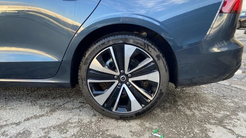 Volvo V60 Cross Country 2.0 B4 (D) AWD Cross Country Core Auto