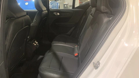 Volvo XC40 2.0 D3 Business Plus Auto Volvo XC40 2.0 D3 Business Plus Auto