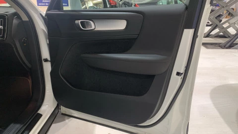 Volvo XC40 2.0 D3 Business Plus Auto Volvo XC40 2.0 D3 Business Plus Auto