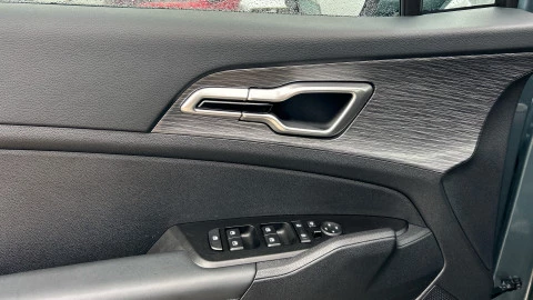 Kia Sportage 1.6 T-GDi 118kW (160CV) Drive 17