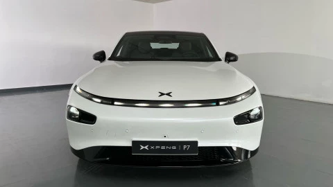 XPENG P7 Performance AWD