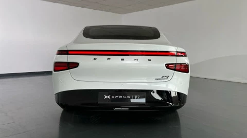 XPENG P7 Performance AWD