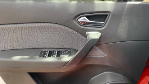 Renault Captur techno Eco-G 100cv (74 kW)