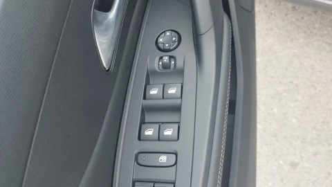 Peugeot 308 5P Allure Hybrid PHEV 180 e-EAT8