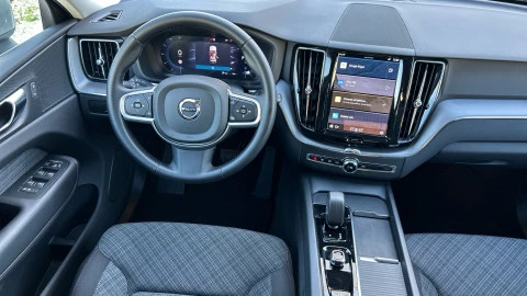 Volvo XC60 2.0 B5 G AWD Core Auto