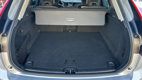 Volvo XC60 2.0 B5 G AWD Core Auto