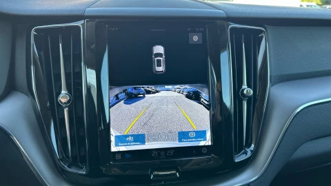 Volvo XC60 2.0 B5 G AWD Core Auto