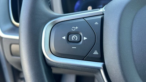 Volvo XC60 2.0 B5 G AWD Core Auto