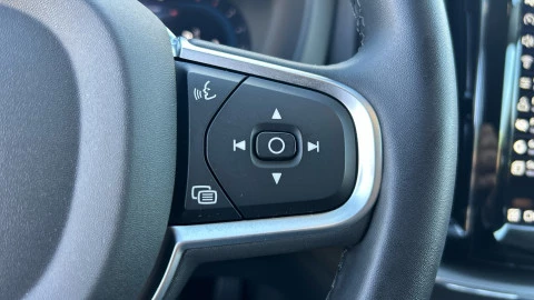 Volvo XC60 2.0 B5 G AWD Core Auto