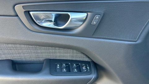 Volvo XC60 2.0 B5 G AWD Core Auto