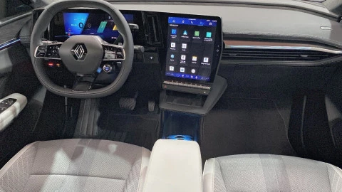 Renault Scenic E-Tech Iconic 160 kW (220CV) gran autonomía