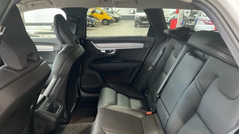 Volvo V90 Cross Country 2.0 B4 D Plus Bright AWD Auto