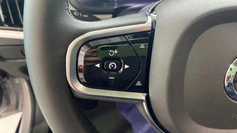 Volvo V90 Cross Country 2.0 B4 D Plus Bright AWD Auto