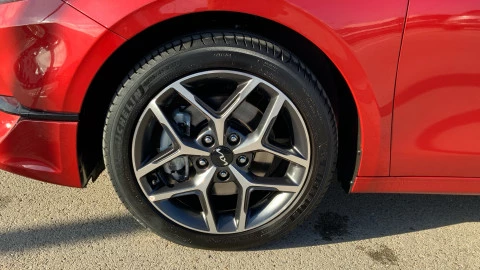 Kia Ceed 1.6 MHEV iMT 100kW (136CV) Tech