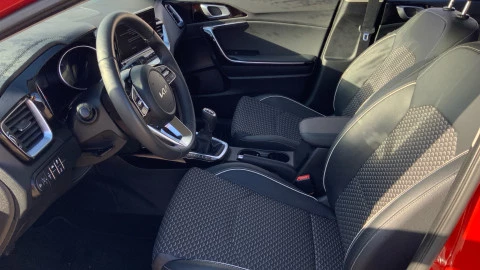 Kia Ceed 1.6 MHEV iMT 100kW (136CV) Tech