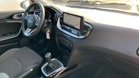 Kia Ceed 1.6 MHEV iMT 100kW (136CV) Tech