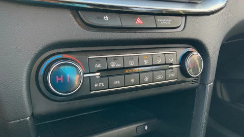 Kia Ceed 1.6 MHEV iMT 100kW (136CV) Tech