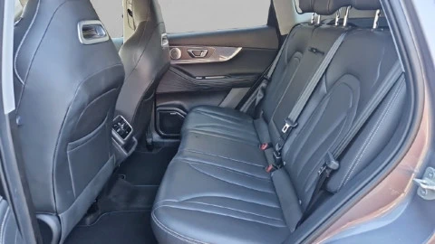 EBRO S700 1.6 TGDI Luxury 7 DCT