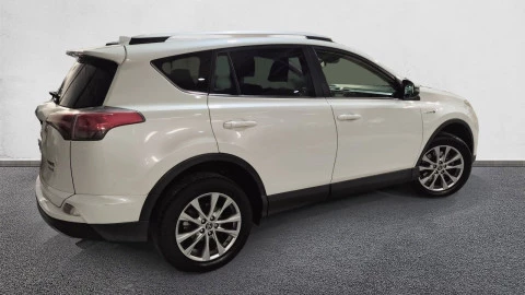 Toyota Rav4 2.5l hybrid 2WD Advance